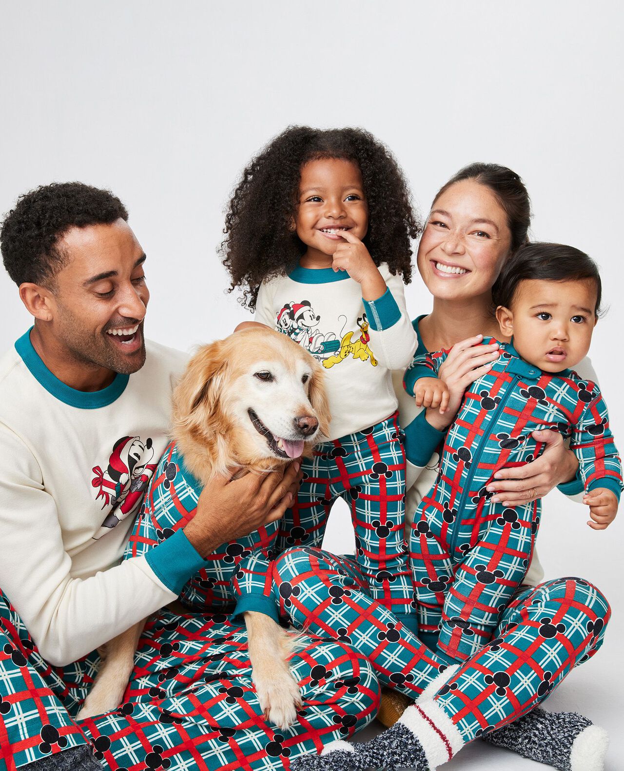 Women's Disney Minnie Mouse Holiday HannaJams™ Pajama Top - Image 2